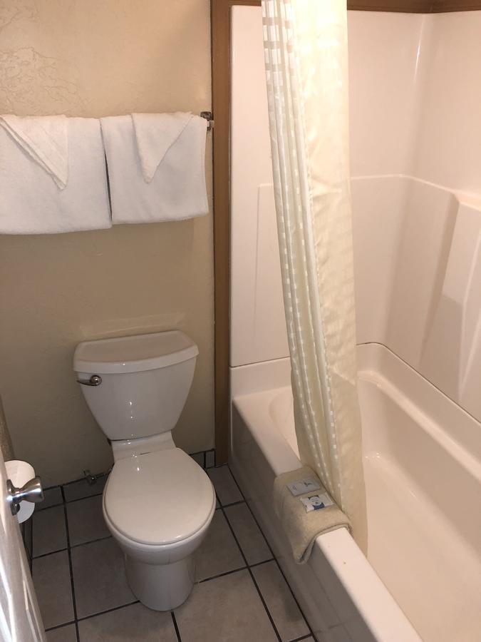 Deluxe Inn Лоутън Екстериор снимка